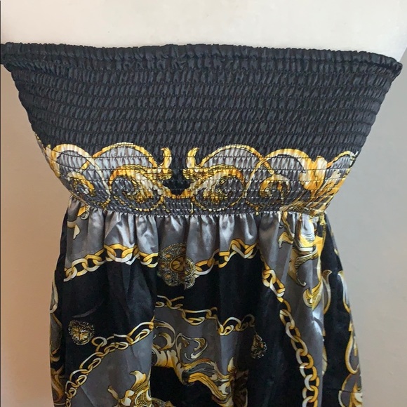 Black and Gold Short maxi dress - Picture 2 of 5